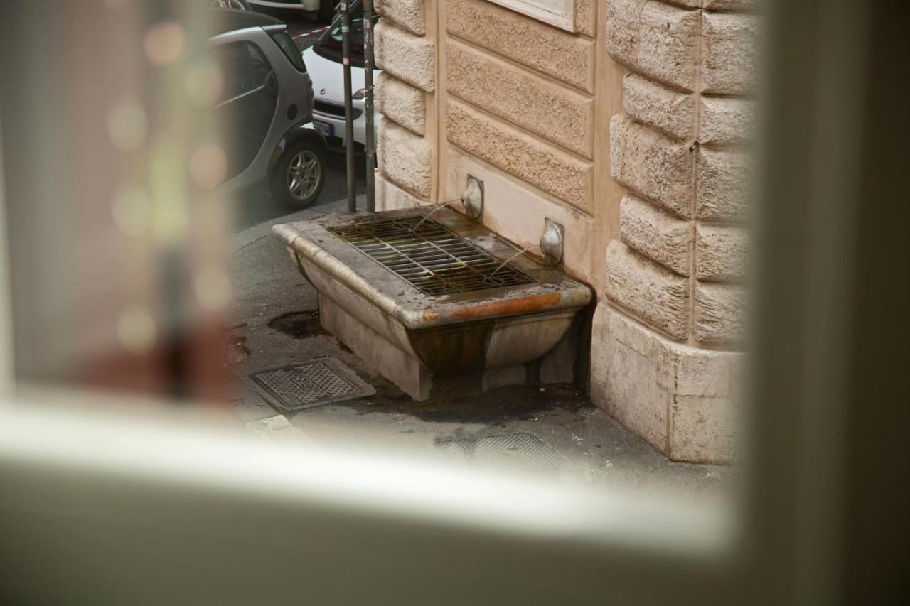 Repetita Juvant Rome Extérieur photo